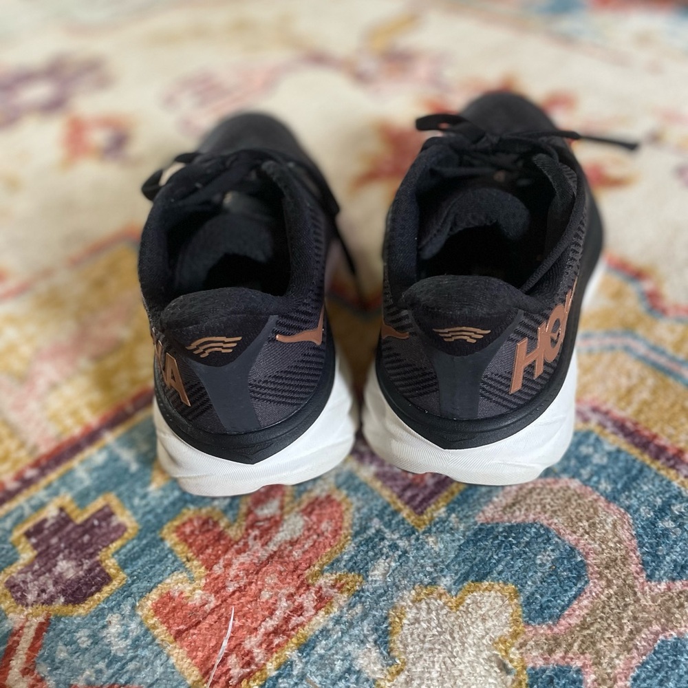 Hoka - Picture 3 of 10